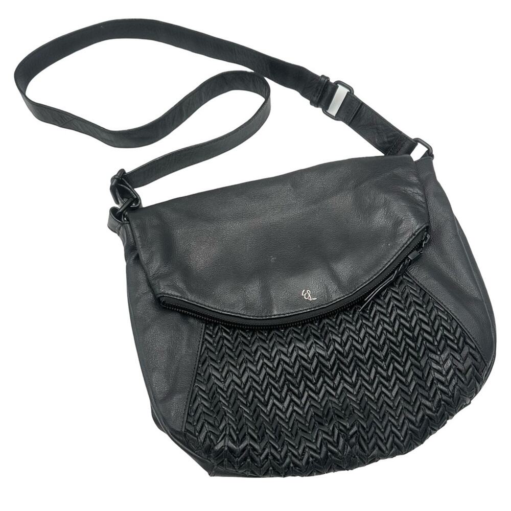 ELLIOTT LUCCA women's very roomy black leather crossbody bag